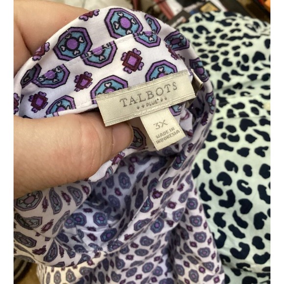 Talbots Plus Size 3X Non-Iron Purple Blue White Medallion Print Button-Up Blouse - Picture 5 of 6